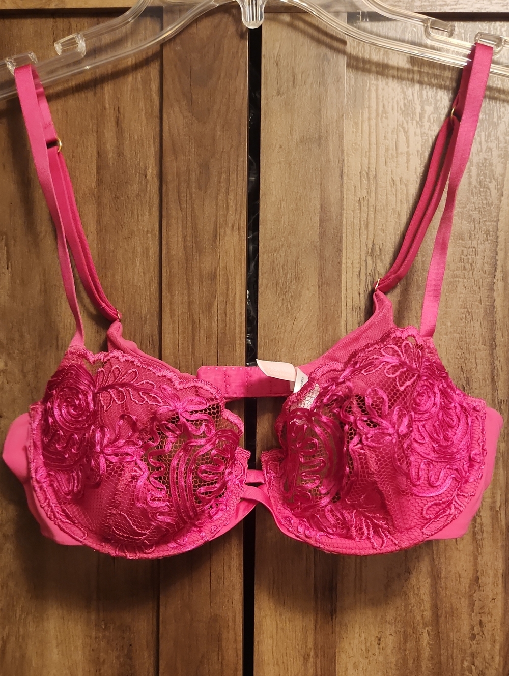 Victoria's Secret Very Sexy Fuschia Floral Lace Underwire Bra
